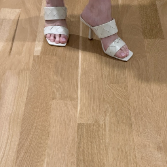 Vince Camuto Dress Sandals - Picture 10 of 10